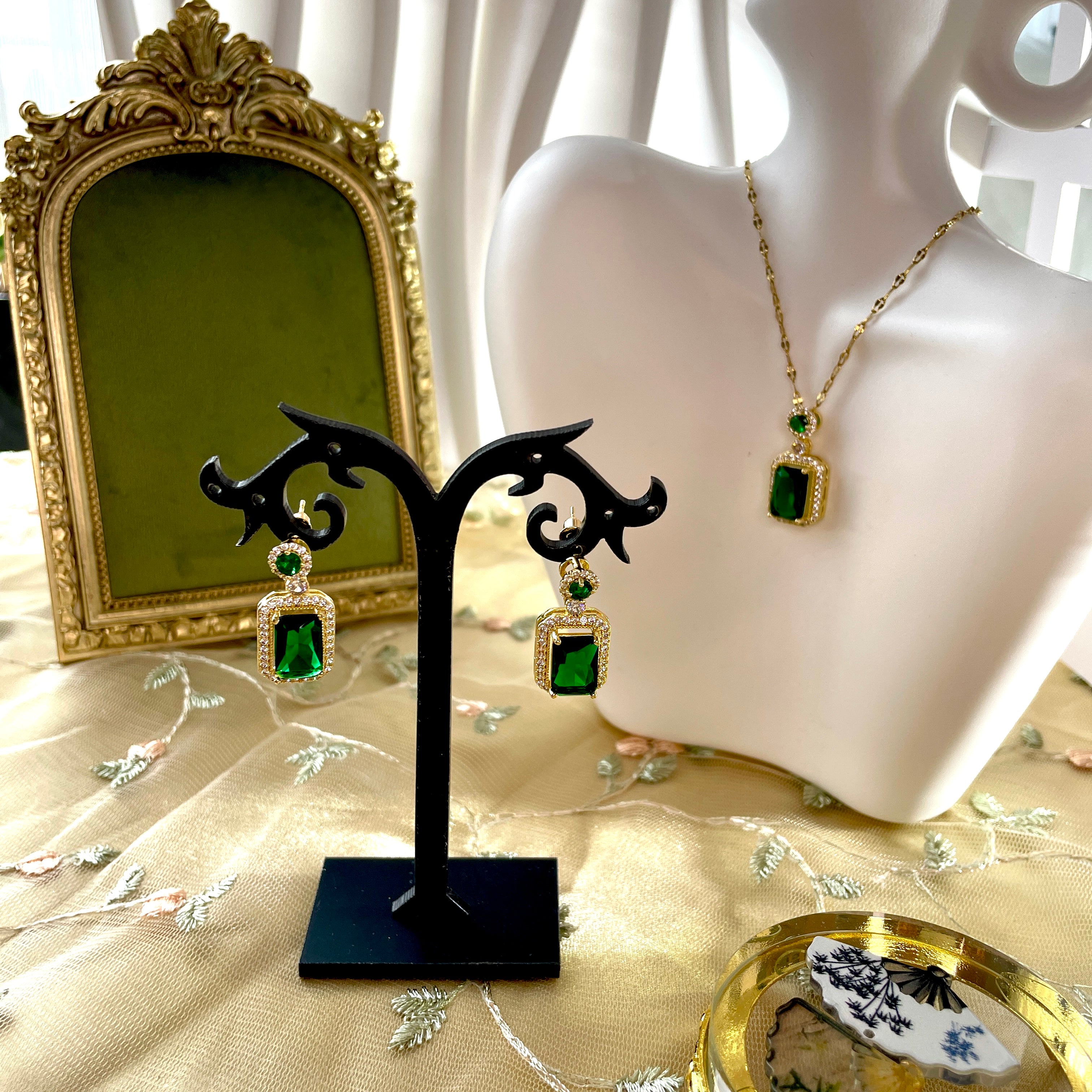 18K Emerald Royal Halskette + Ohrstecker Set