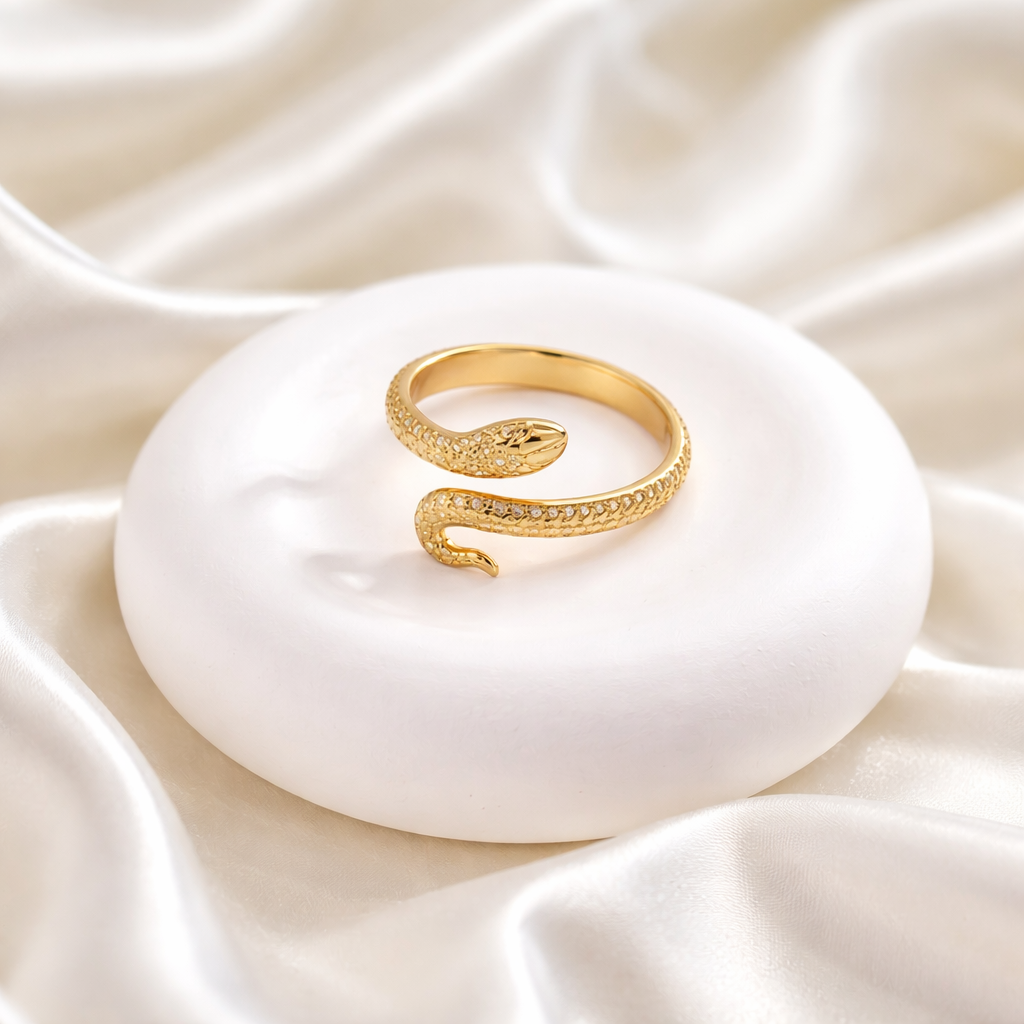 SERPENT 18K Coil Ring