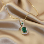 18K Emerald Royal Halskette