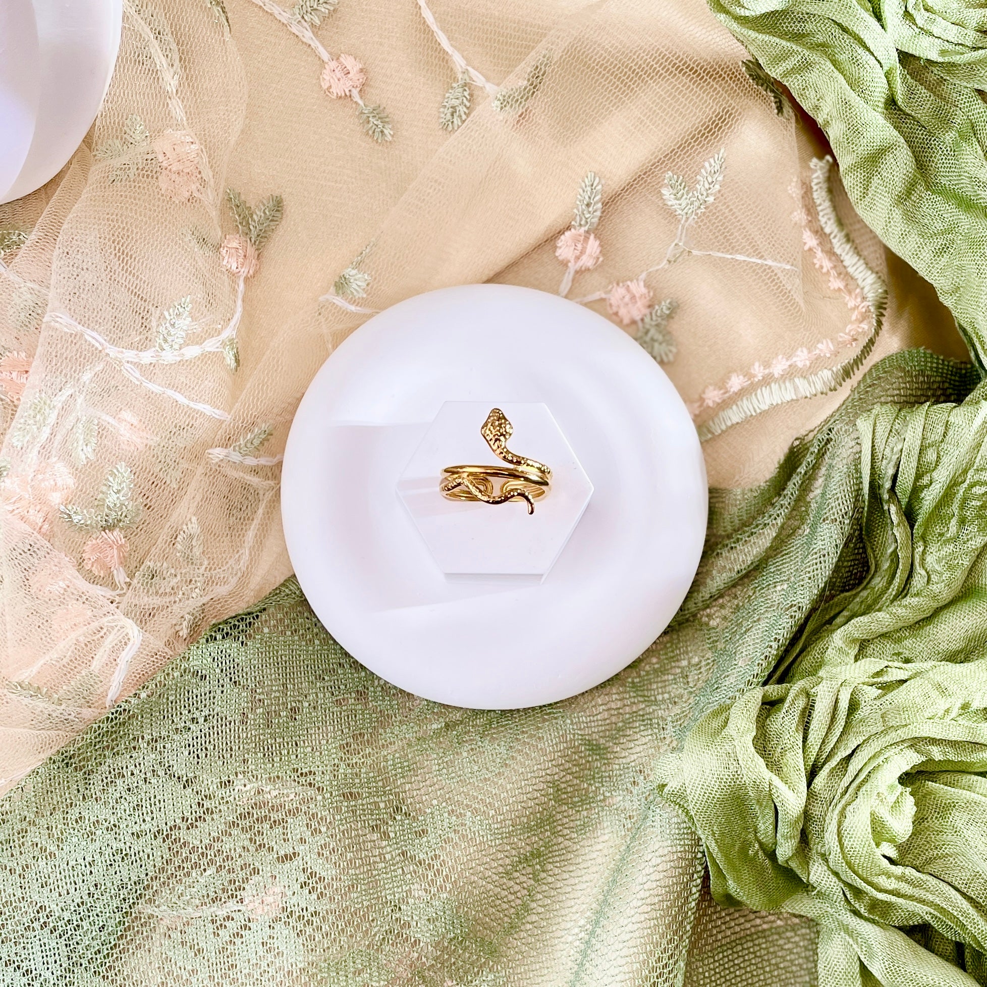 SERPENT 18K Elan Ring