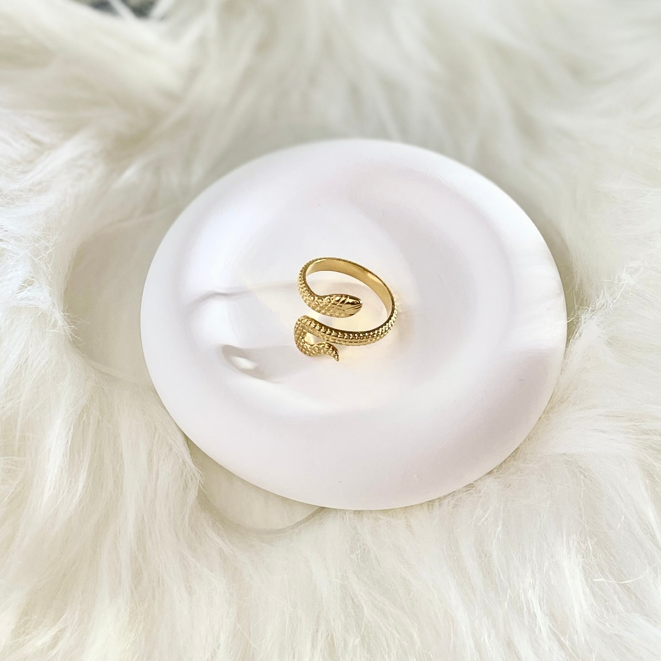 SERPENT 18K Coil Ring